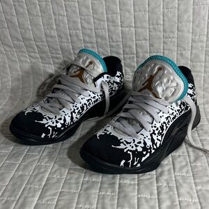 Jordan Zion 3 sneakers in the "Pressure" colorway